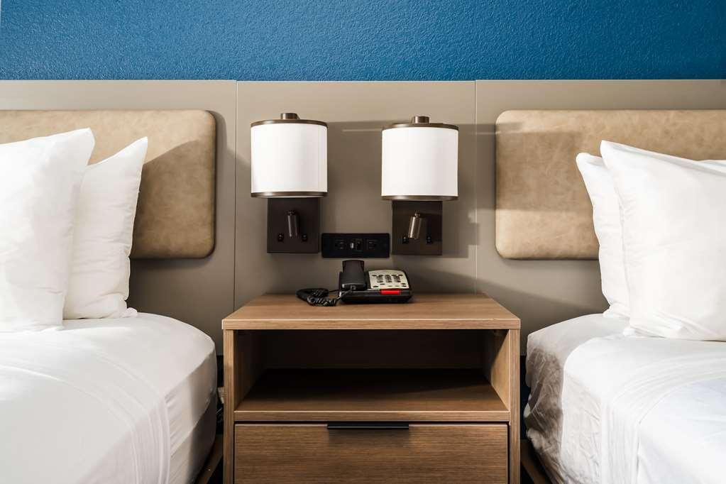 Comfort Suites Columbia Northeast - Fort Jackson Rum bild