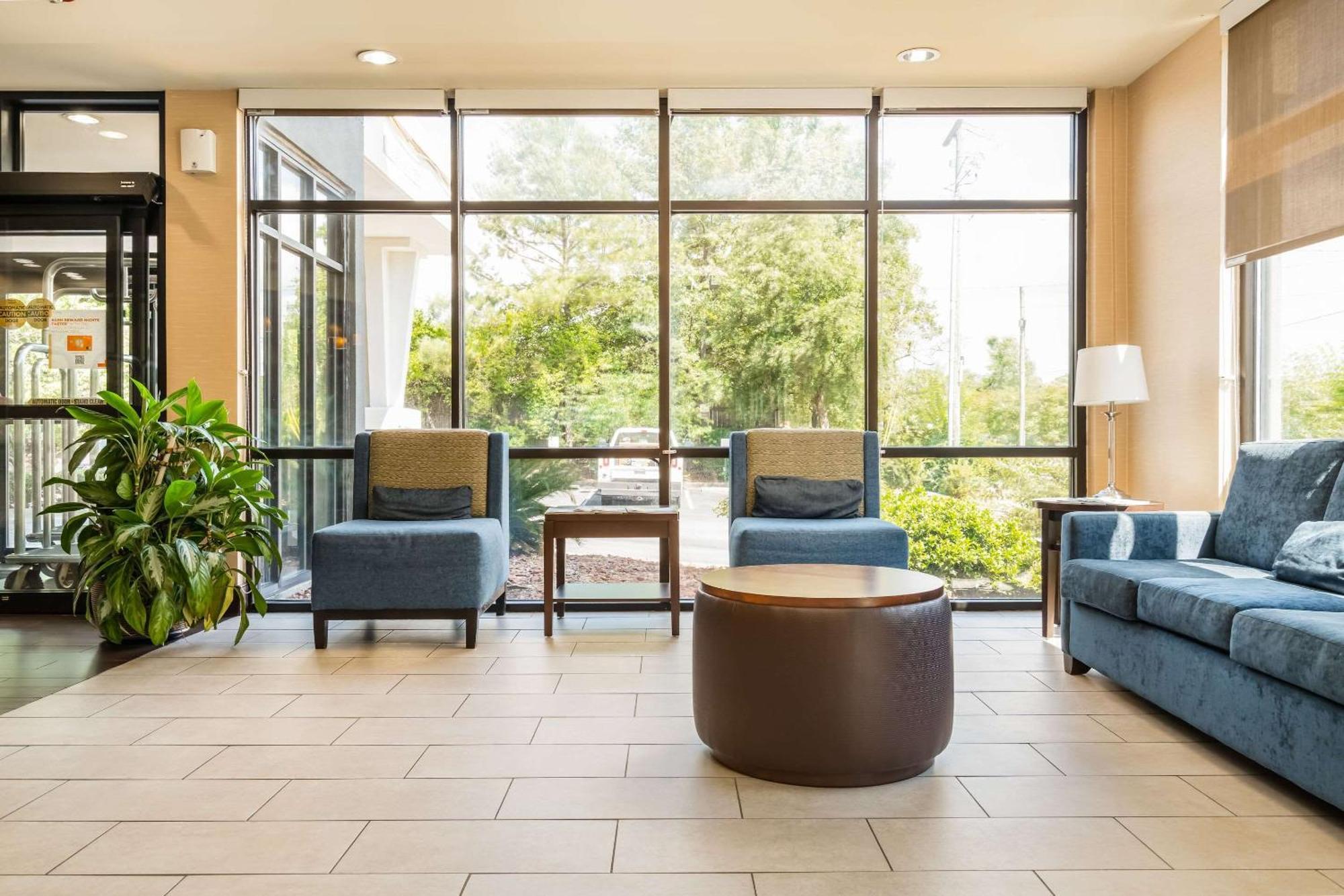 Comfort Suites Columbia Northeast - Fort Jackson Exteriör bild