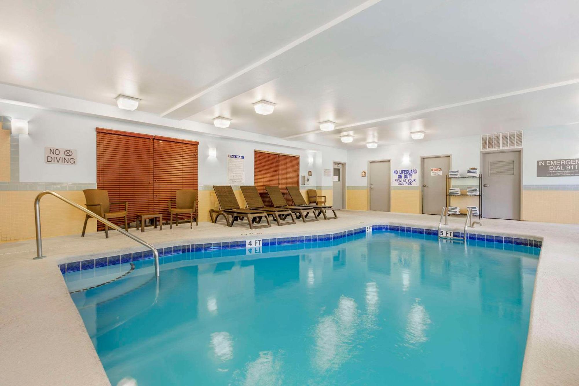 Comfort Suites Columbia Northeast - Fort Jackson Exteriör bild