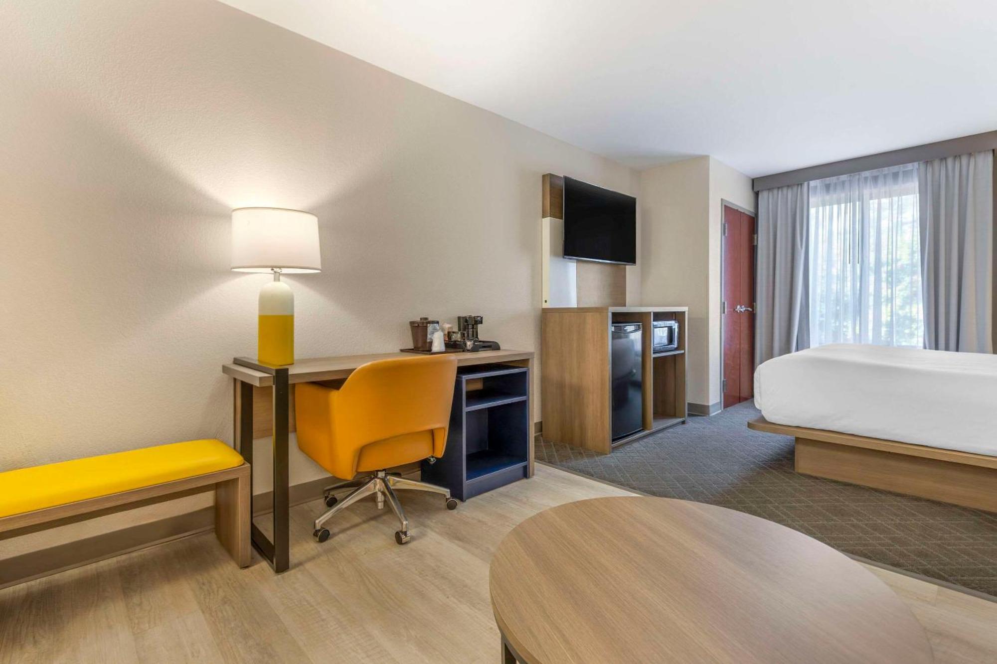Comfort Suites Columbia Northeast - Fort Jackson Exteriör bild