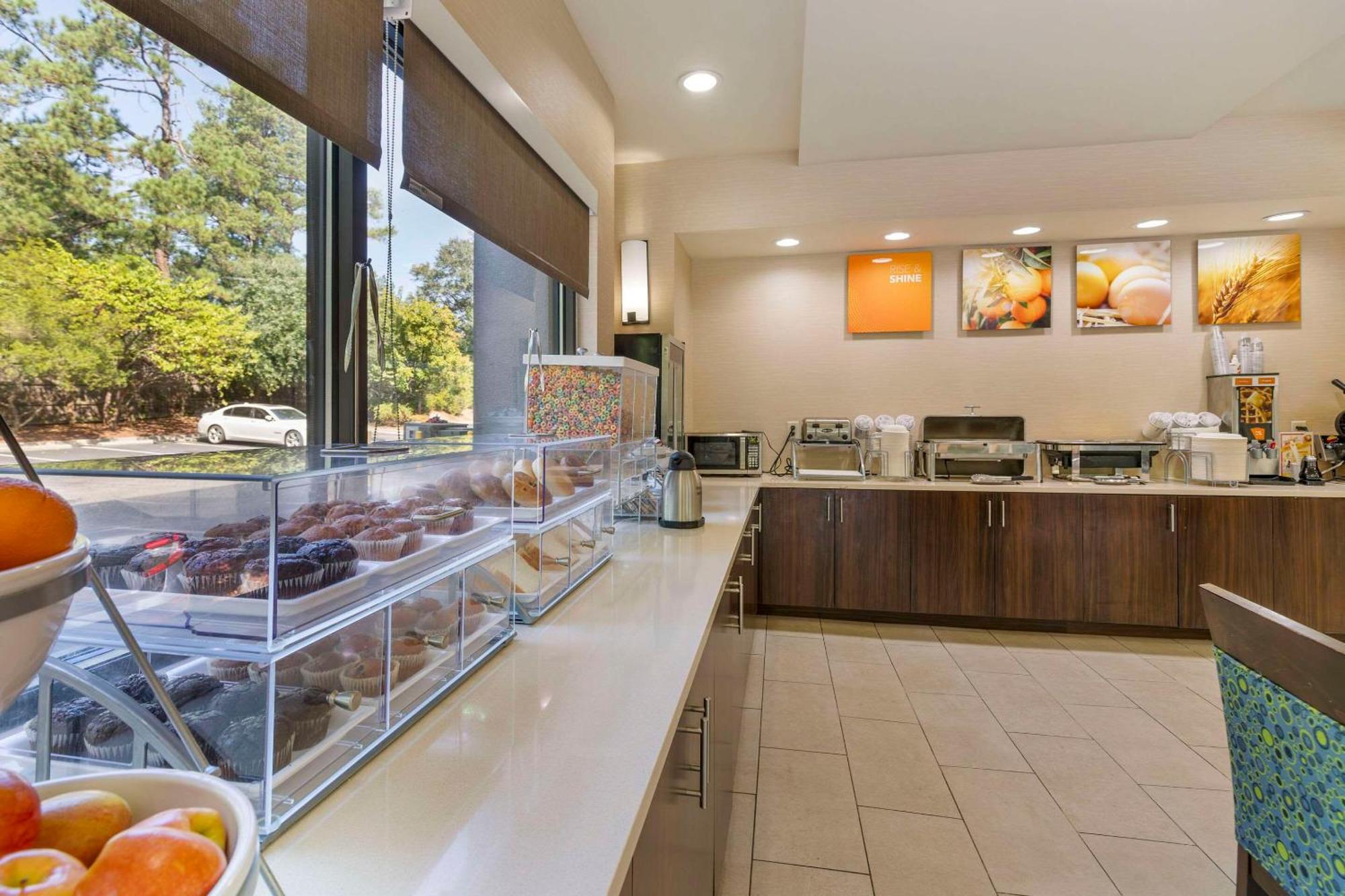 Comfort Suites Columbia Northeast - Fort Jackson Exteriör bild