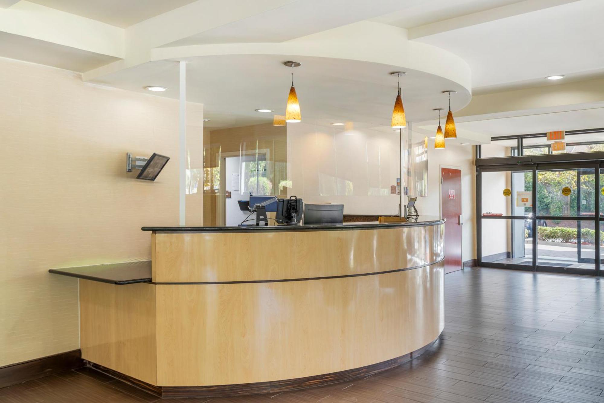Comfort Suites Columbia Northeast - Fort Jackson Exteriör bild